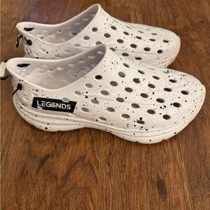 Legends x Kane Revive Shoe - M11 / W13